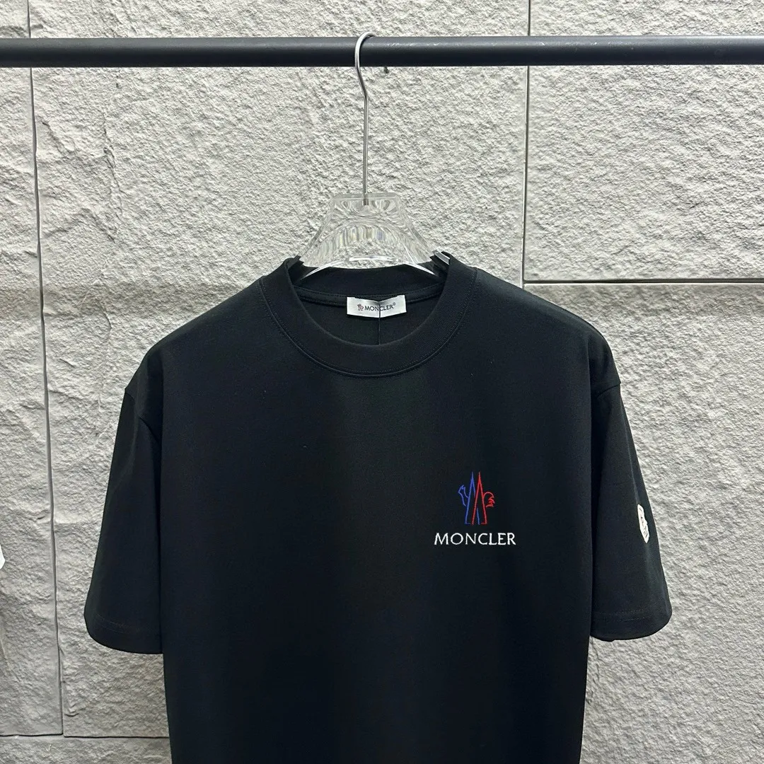 Moncle* *2025 New Arrival Classic T Same Style ：Black White Size： S （90-130 ） M （120-150 ） L （140-165 ） XL （160-180 ） XXL （180-210 ）